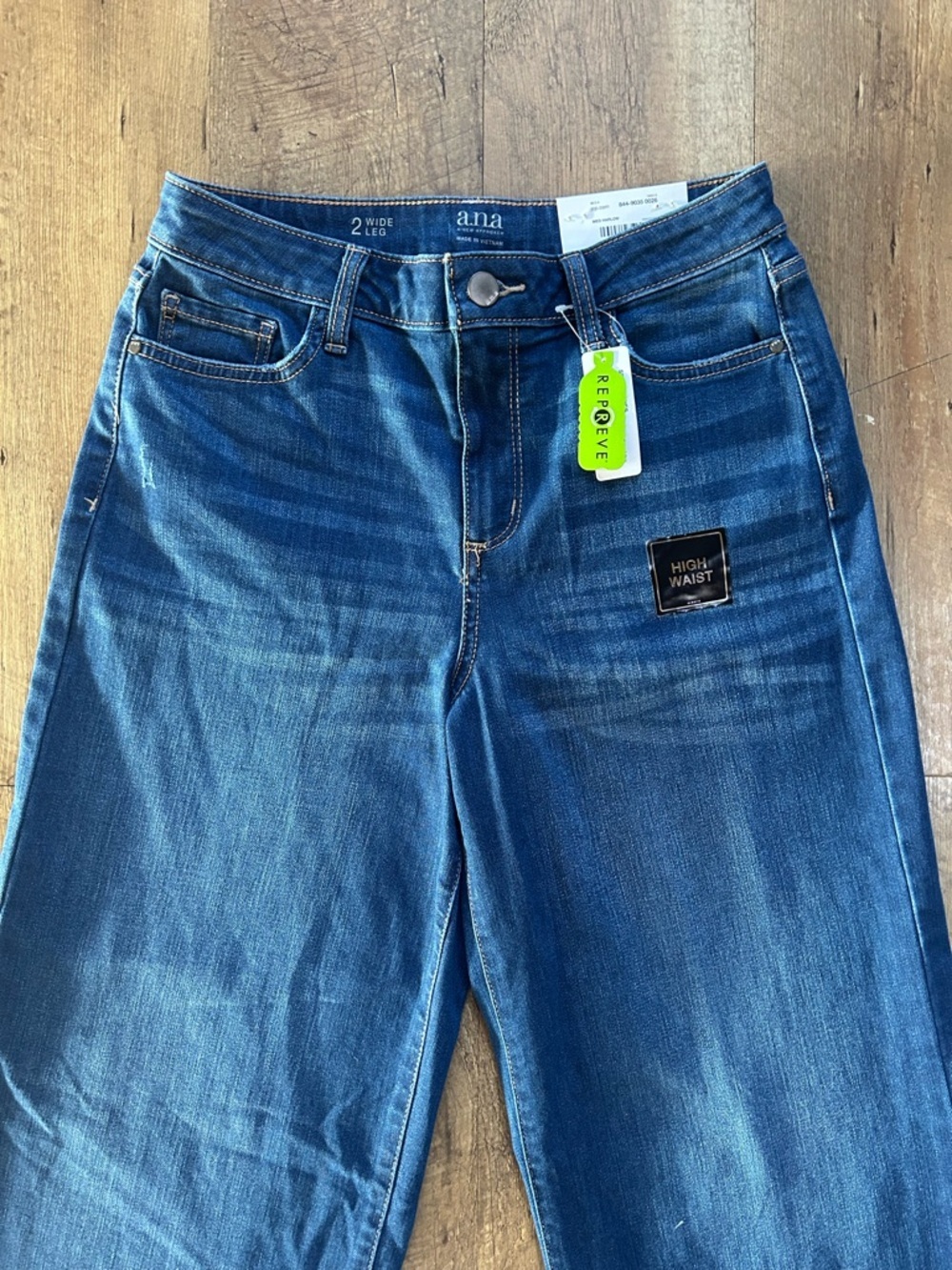 a.n.a High Rise Wide Leg Jeans Size 2 NWT Medium Wash Raw Hem - Picture 5 of 15